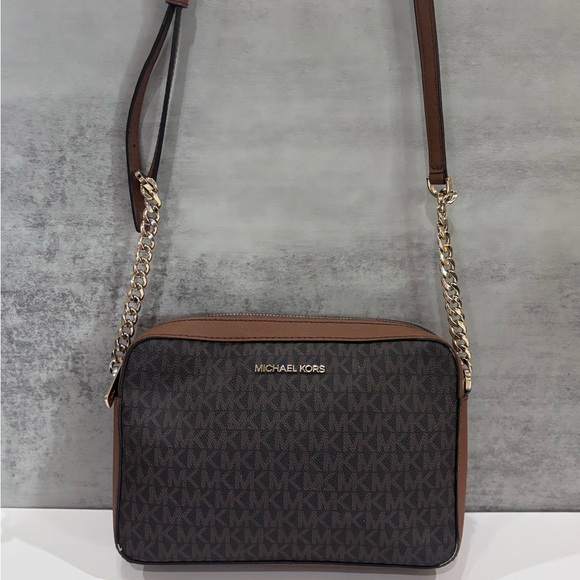 Michael Kors Brown Jet Set Large Printed Logo Crossbody Bag - Picture 2 of 16